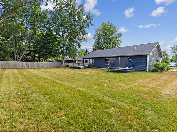 5th image of 127 Heather Dr