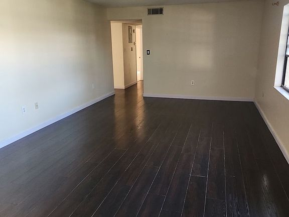 5th image of 500 Newell Hill Rd Unit 108A