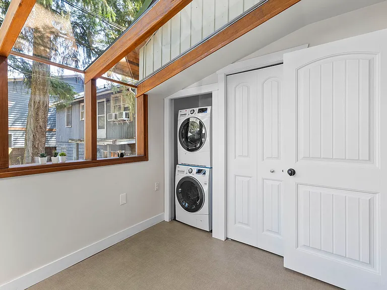 311 Spruce St — Photo 15