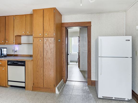 5th image of 512 N East St