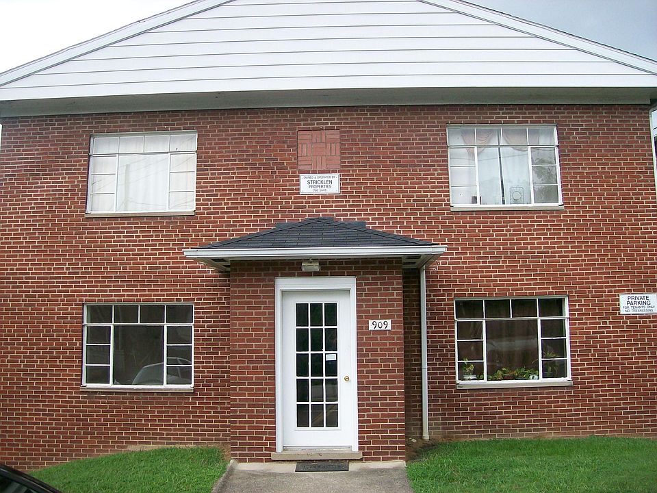 1st image of 909 Greendale Dr #D