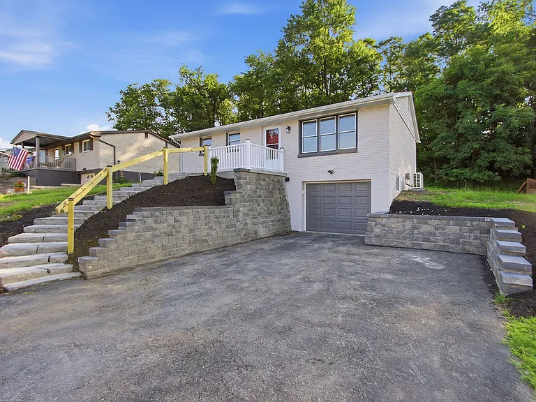 29 Janyce Dr — Photo 2
