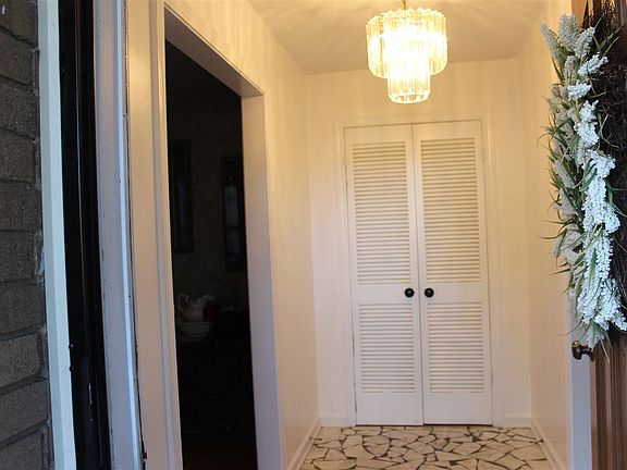 2nd image of 5315 Longwood Dr W