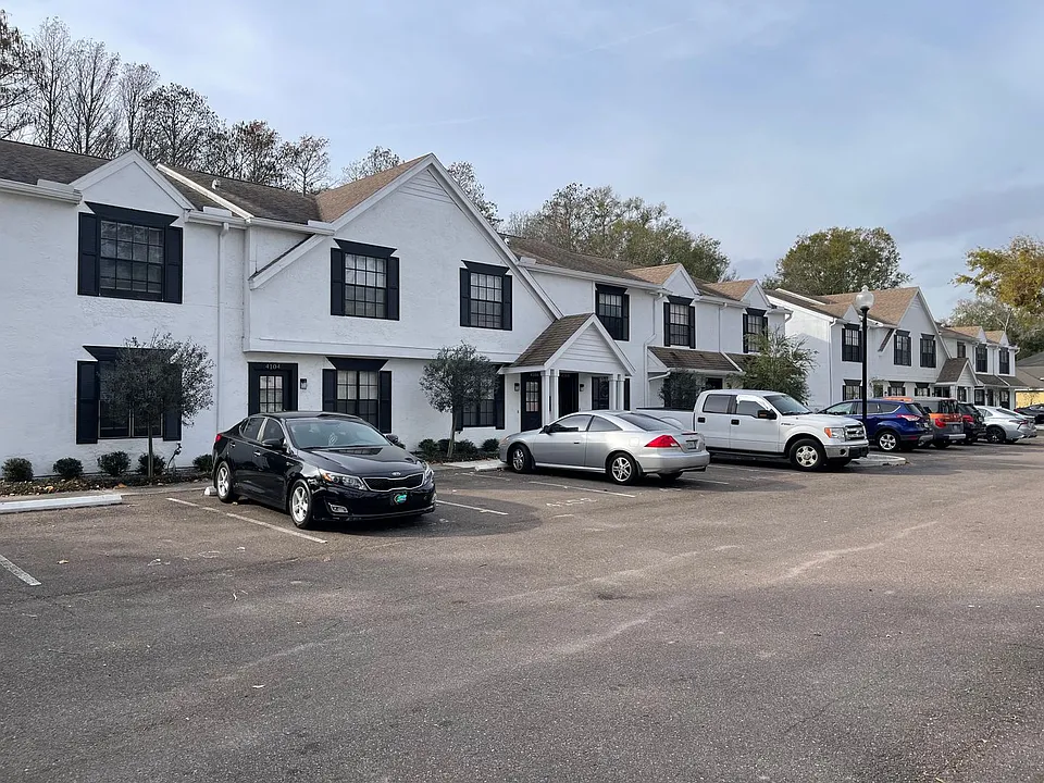 Saint Andrews Square Townhomes