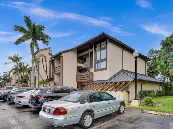 101 SW 96th Terrace #204, Plantation, FL 33324
