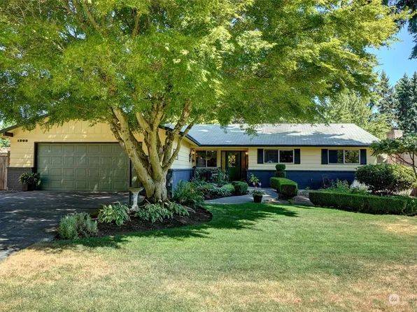 1202 W Mount Drive, Fircrest, WA 98466
