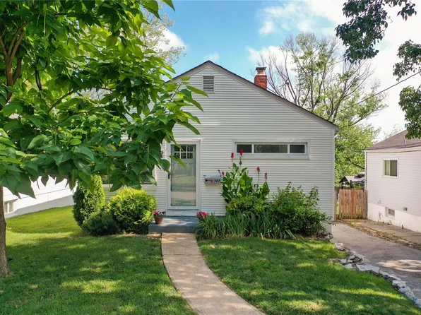 227 Monica Dr, Saint Louis, MO 63127