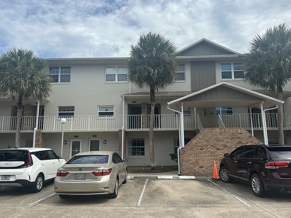1st image of 1600 Woodland Dr #1