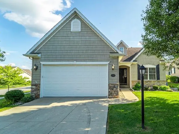 10542 Woodmar Ln, Saint John, IN 46373
