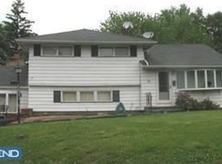 71 W Woodcrest Ave, Maple Shade, NJ 08052