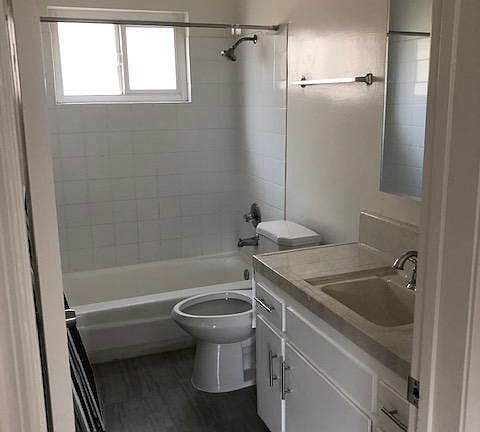 5th image of 1240 W Gardena Blvd APT 8