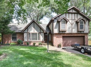 1528 S Forrest Heights Ave, Springfield, MO 65809