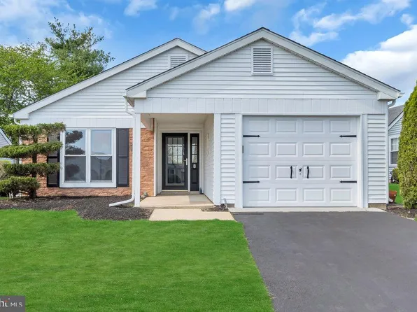 8 Wolverton Pl, Manchester, NJ 08759