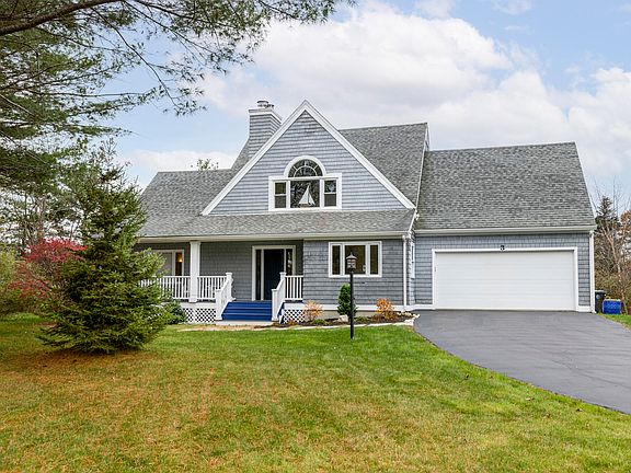 3rd image of 3 Kingfisher Drive
