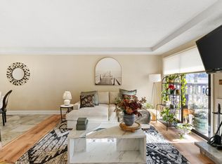 1132 Landmark Trl S, Hopkins, MN 55343