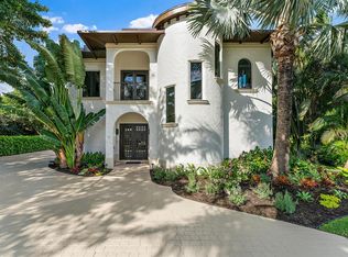 15 Middle Rd, Sewalls Pt, FL 34996