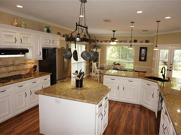 3rd image of 38 Edgewood Dr