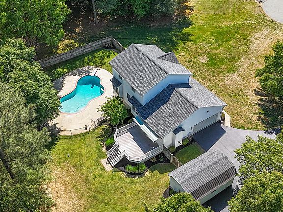 4th image of 7860 Lakes End Ct