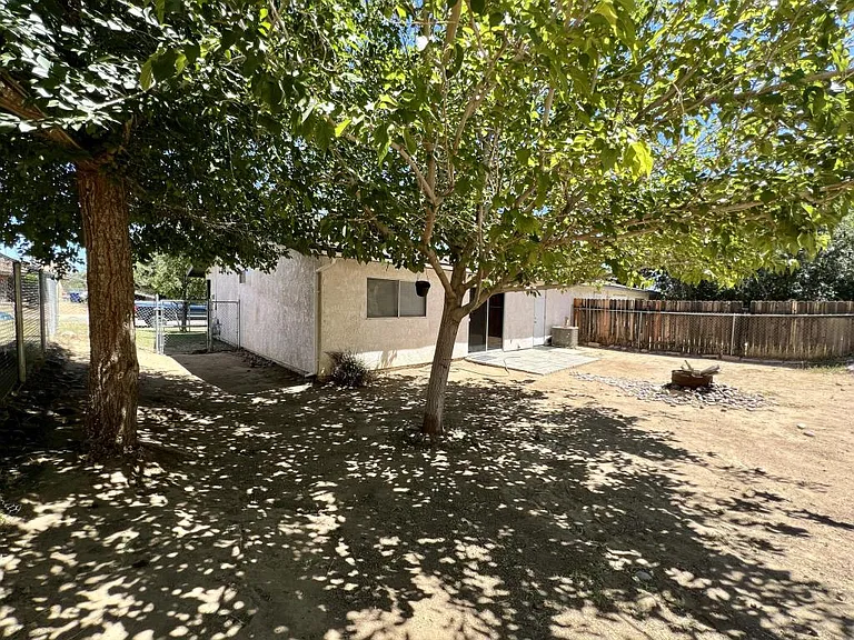 6816 Hemp Ct — Photo 14