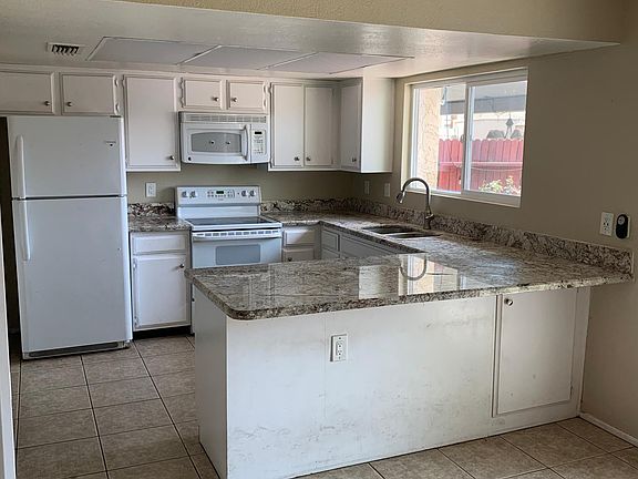 3rd image of 8327 E McDonald Dr