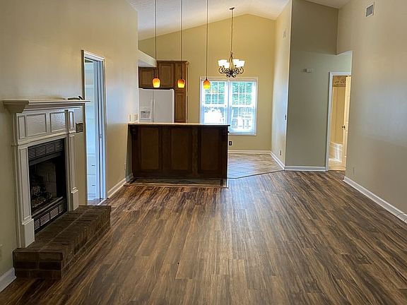 5th image of 105 Westfield Ct