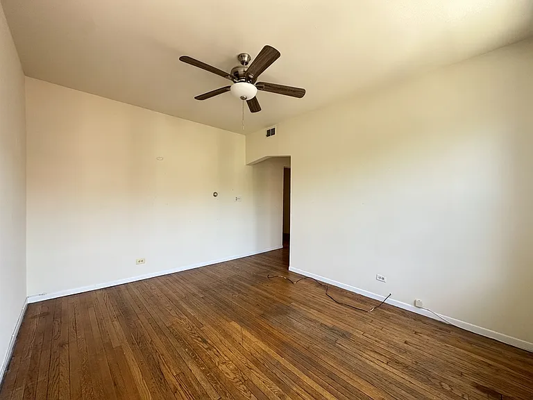 3147 W Medill Ave #4 — Photo 8