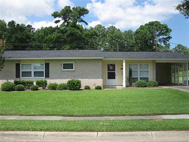 1st image of 3931 Spruce Dr. #3931