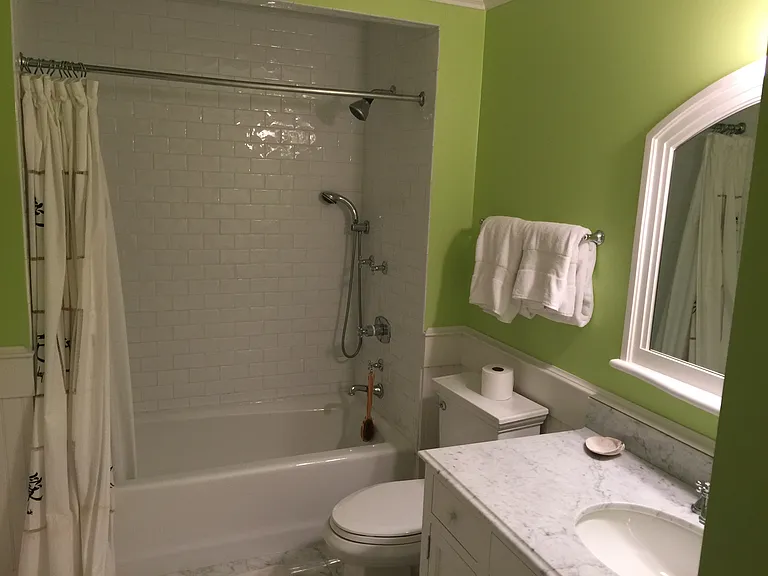 10 Georgica Woods Ln — Photo 30
