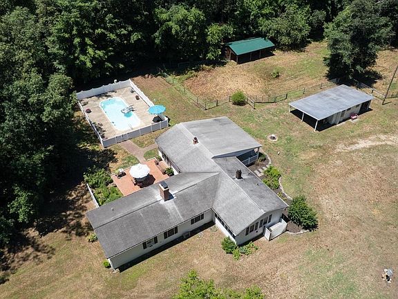 3rd image of 23130 Sparks Rd