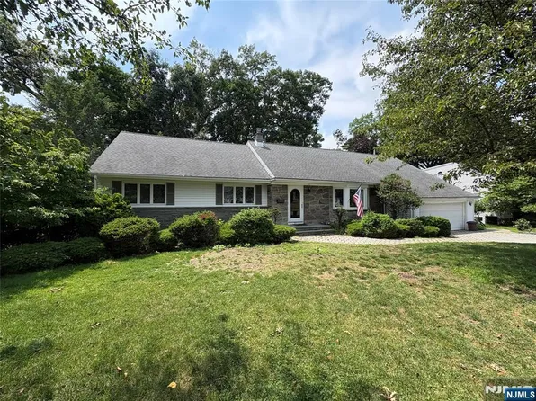 31 Congress Rd, Emerson, NJ 07630