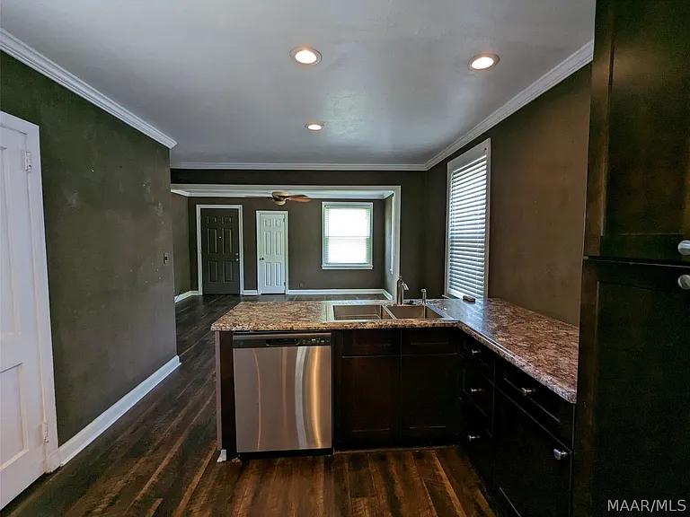 101 Oak Forest Dr — Photo 7