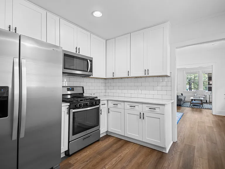 1801 N Polk St — Photo 13