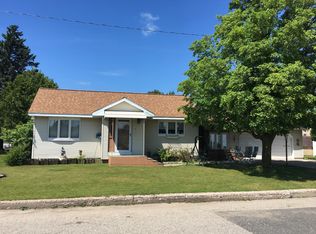 208 Detroit Ave, Iron Mountain, MI 49801