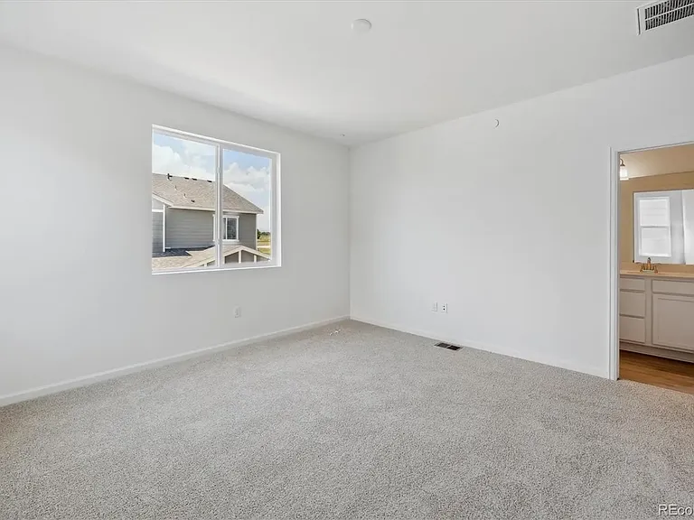 1366 Penner Dr — Photo 8