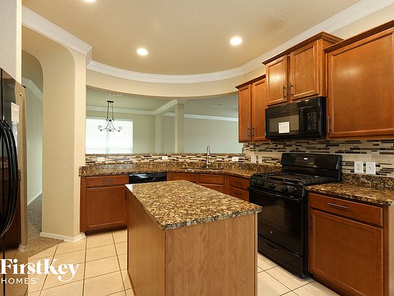 5th image of 10834 Mustang Oak Dr