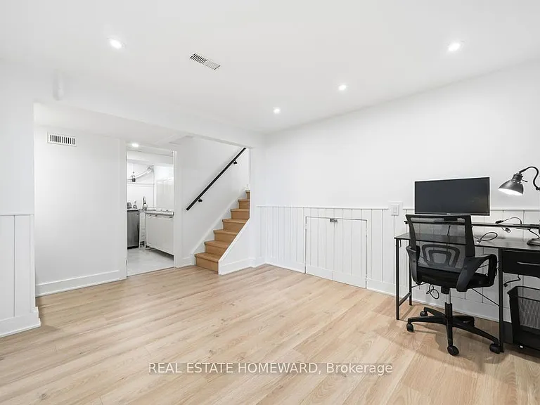 170 Harrison Dr — Photo 37