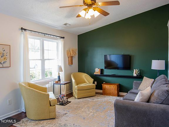 4th image of 108 N Ivy Drive