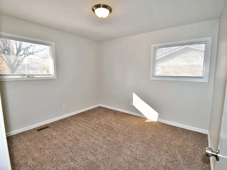 907 Dogwood Dr — Photo 14