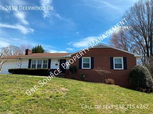 2810 Deerwood Dr, Winston Salem, NC 27103