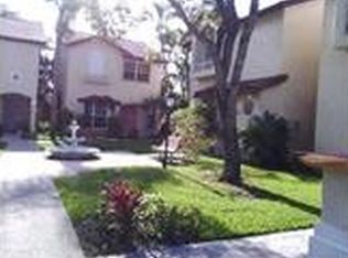807 NW 108th Ter, Pembroke Pines, FL 33026