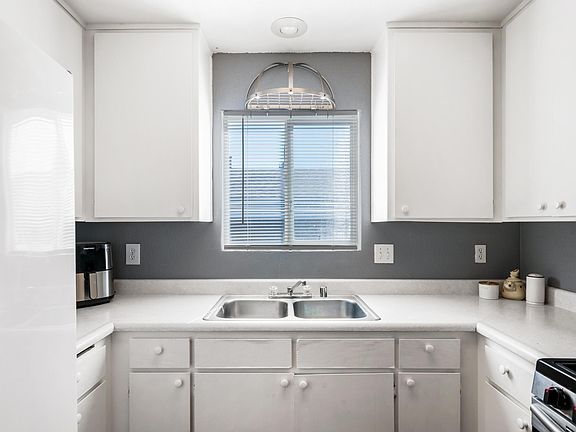 3rd image of 3876 Wellington Pl