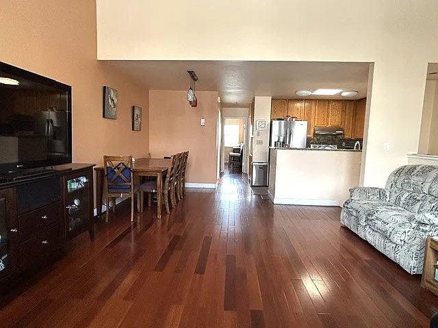 3 bed, 1394 sqft, $5,500 — Photo 4