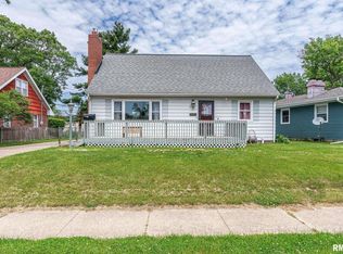 1406 3rd St, Camanche, IA 52730