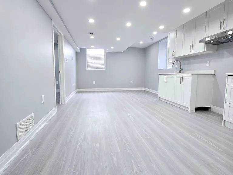 201 Roy McDonald Dr #LOWER — Photo 5