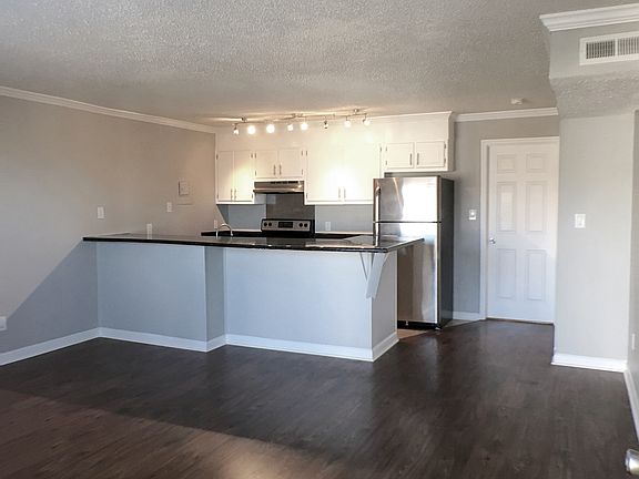 5th image of 2511 Caldwell Ave S APT 3