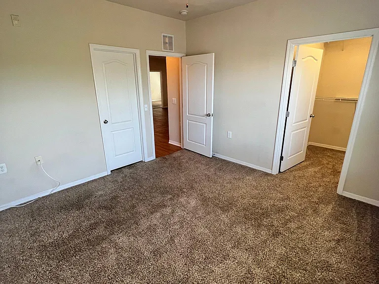 1410 Villa Capri Cir #306 — Photo 21
