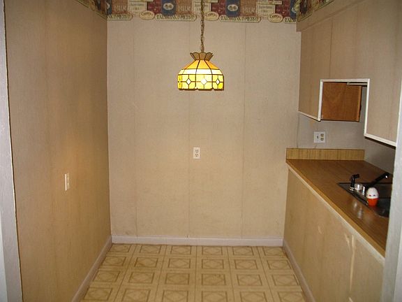 5th image of 4214 NE 17th Ter