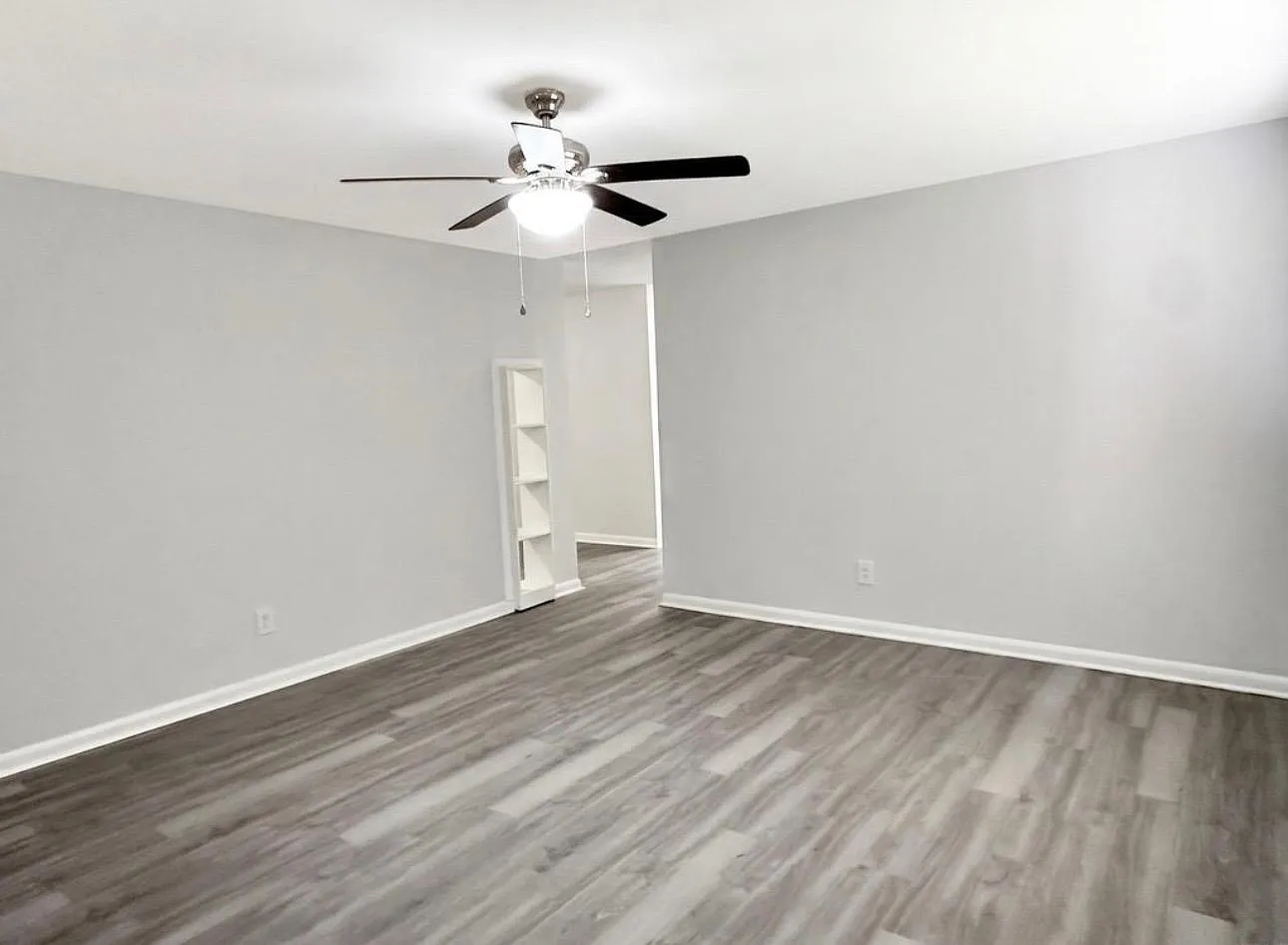 3 bed, 1080 sqft, $1,200 — Photo 3