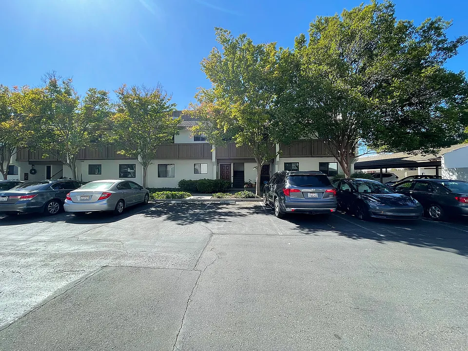 2201 Monroe St #605