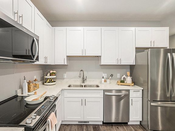 2nd image of 887 Rex St